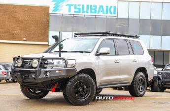 TOYOTA LANDCRUSIER QUAKE SATIN BLACK